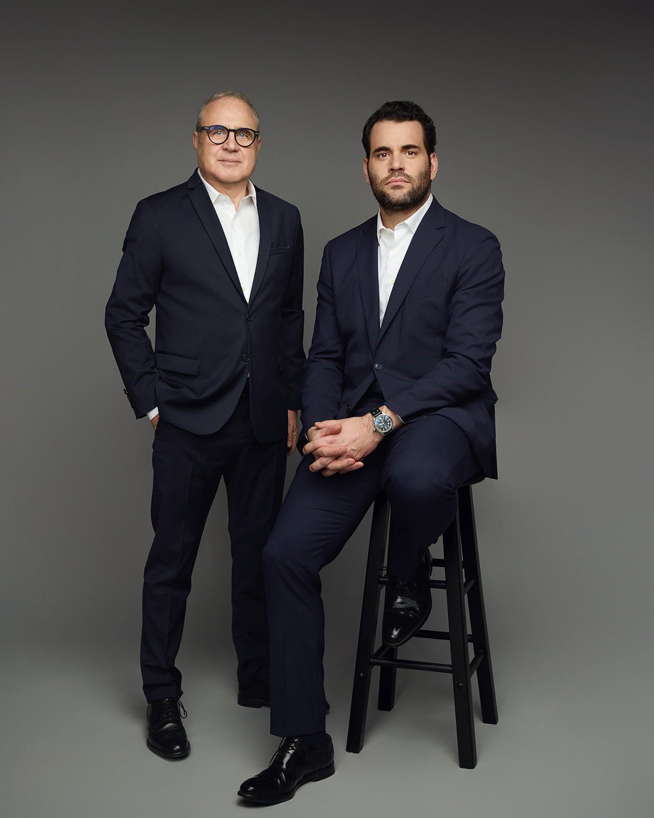 sesion de fotos corporativa de equipo en estudio